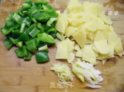 Make Spam pepper potato chips step 1