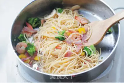 Make Bacon shrimp pasta step 11