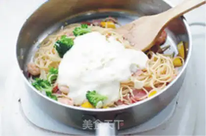 Make Bacon shrimp pasta step 12