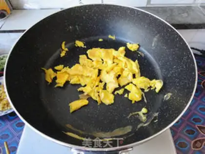 Make cucumber eggs and corn rice step 3