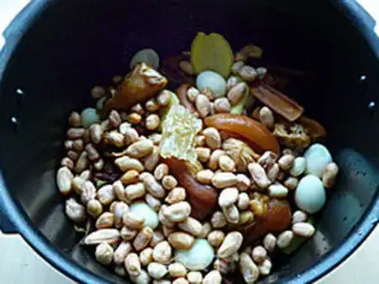Make Peanut stew pig feet step 7