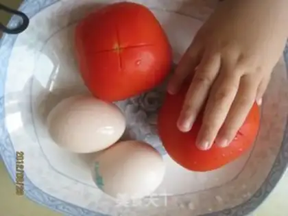 Make Tomato fried eggs step 0
