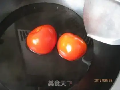 Make Tomato fried eggs step 1