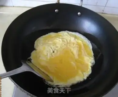 Make Tomato fried eggs step 4