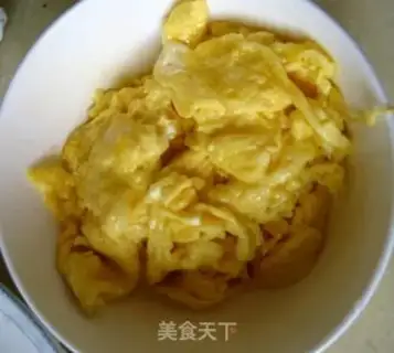 Make Tomato fried eggs step 5