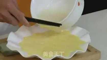 Make Steamed three-coloured eggs step 1