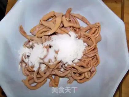 Make Pepper duck intestines step 1