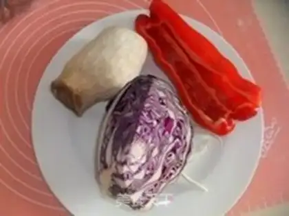 Make Squeeze meat noodles step 0