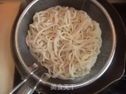 Make Squeeze meat noodles step 5