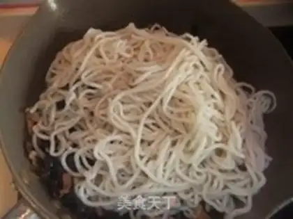 Make Squeeze meat noodles step 8