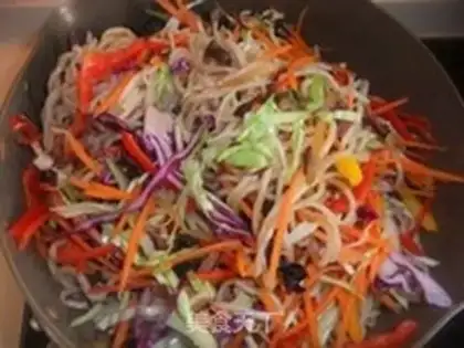 Make Squeeze meat noodles step 9
