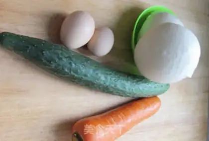 Make Garlic gold and yellow step 0