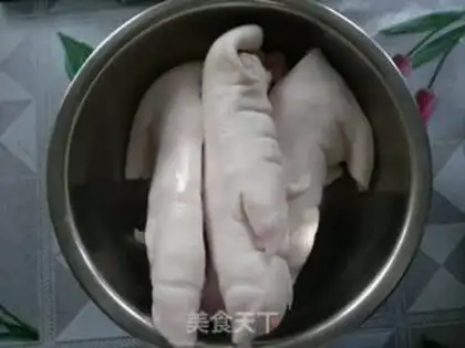 Make Red-hot pig hoof step 2