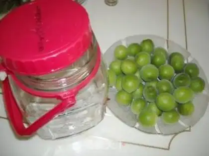 Make Green plum wine step 0