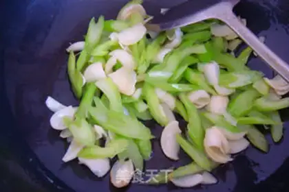 Make Celery makes lilies step 4