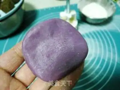 Make Three-coloured mooncakes step 6