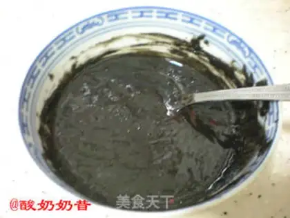 Make Black sesame smelt rolls step 1