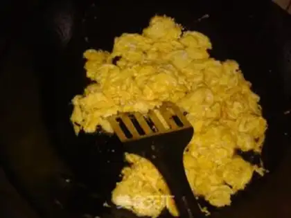 Make Garlic eggs step 2