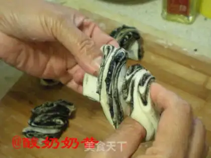 Make Black sesame smelt rolls step 9