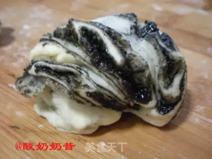 Make Black sesame smelt rolls step 11
