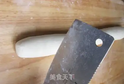 Make Shandong hand-made buns step 6