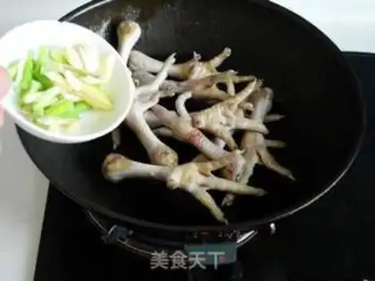 Make Frozen claws with mushroom sauce step 2