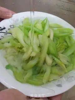 Make Celery makes lilies step 2