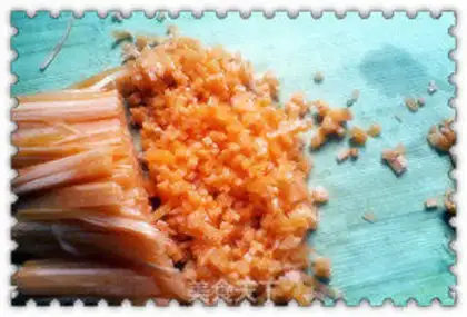 Make Eggflower and vegetable fried rice step 1