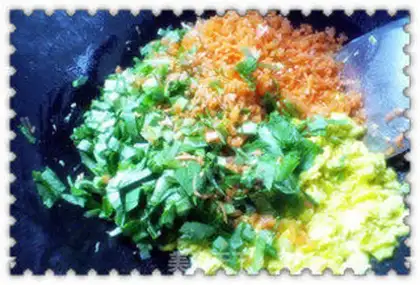 Make Eggflower and vegetable fried rice step 7