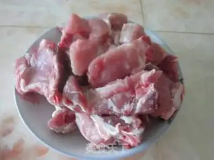 Make Four seasons of bean roasted ribs step 1