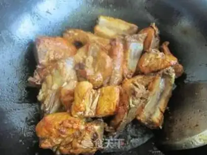 Make Four seasons of bean roasted ribs step 5