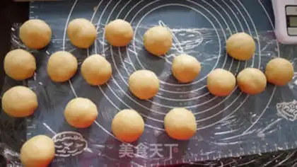 Make Skinned mooncake step 6