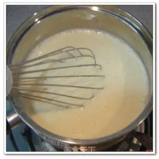 Make Tea ice cream cake step 1