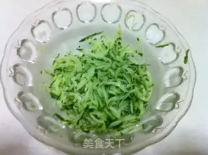 Make cucumber eggcake step 0