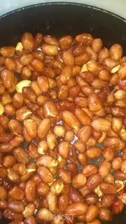 Make Old vinegar peanuts step 1