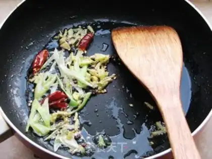 Make radish and fried eggs step 4
