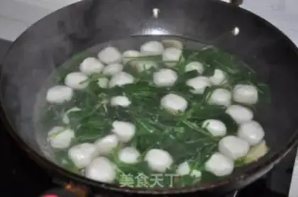 Make Spinach fishball soup step 3