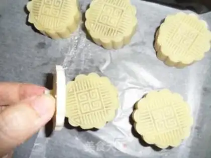 Make A wide-range fruit cake step 9