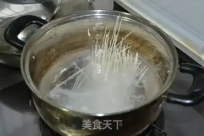 Make Long birthday noodles step 2