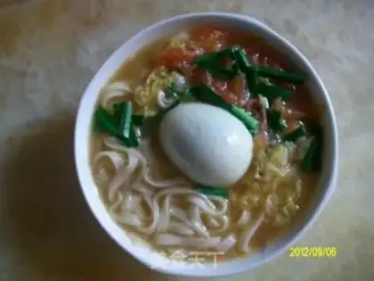 Make Tomato eggs, hot noodles step 11
