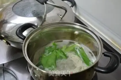 Make Long birthday noodles step 3