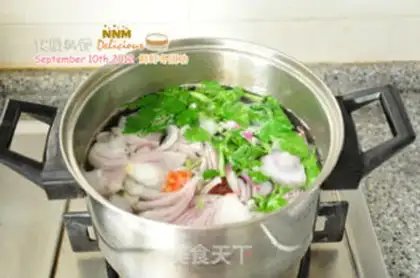 Make Shrimp soup step 1