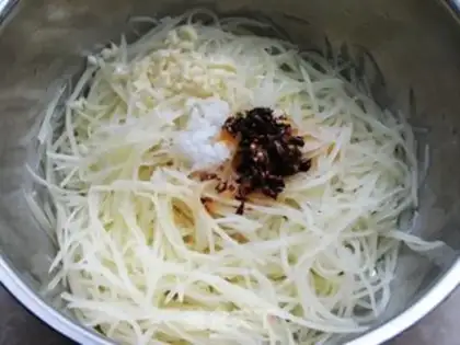 Make Spicy potatoes step 3