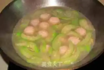 Make Spoon meatball soup step 6