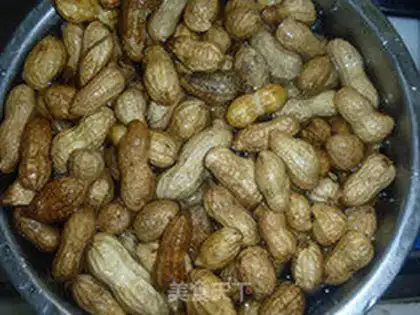 Make Salt-water peanuts step 1