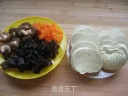 Make The greasy, black-eared chicken step 1