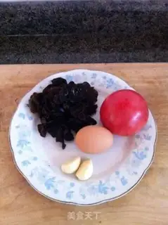 Make Tomatoe ear egg soup step 0