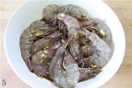 Make Black pepper, hot shrimp step 4