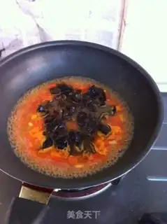 Make Tomatoe ear egg soup step 5