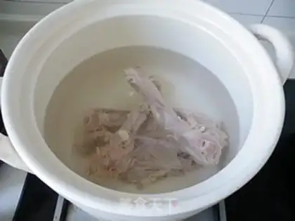 Make The duck stand step 2